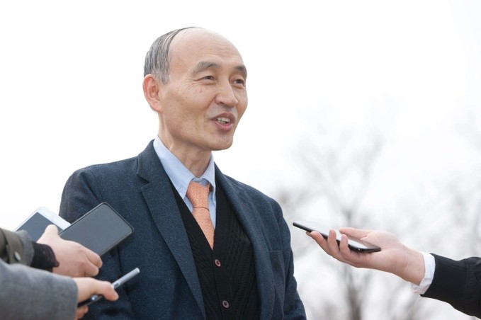 조동호, 800억 투입 무선충전전기차는 실패작? - 뉴스 썸네일 이미지