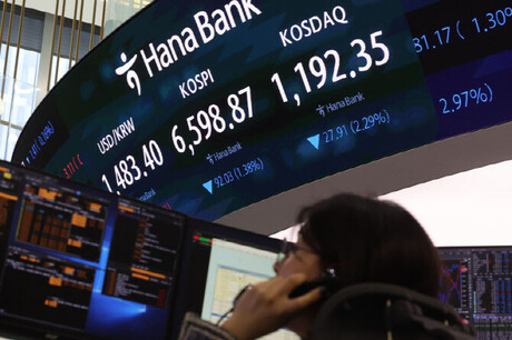 '박스권' 등락 거듭하는 환율…"하반기 1400원대 초반으로 하락 전망"