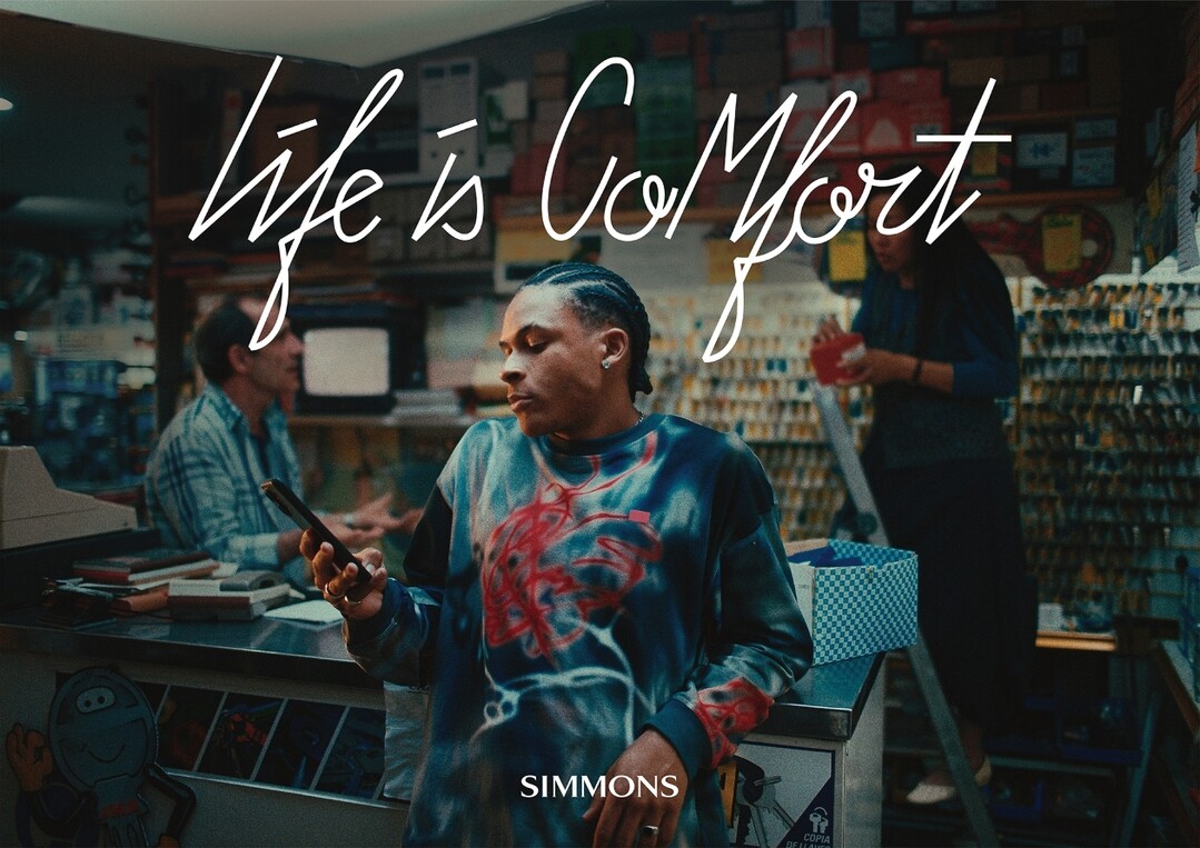시몬스 'LIFE IS COM...