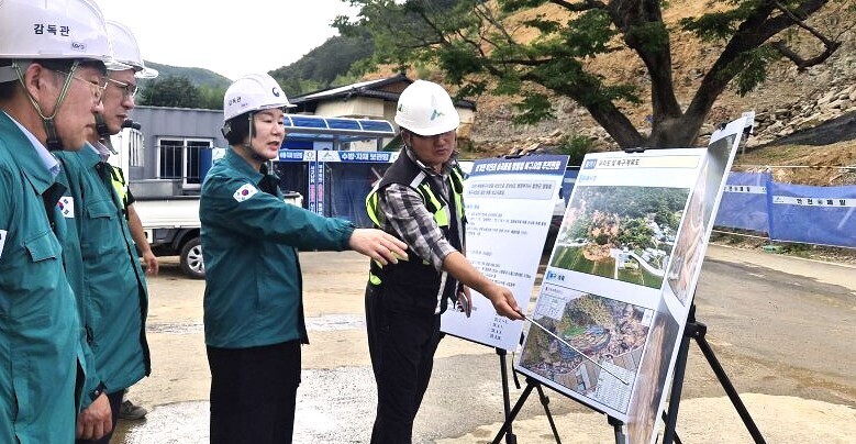 김현미 합천군 부군수, 땅밀림 복구현...