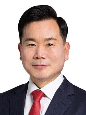 지역축구협회장 현대 그룹과 밀접한 관...