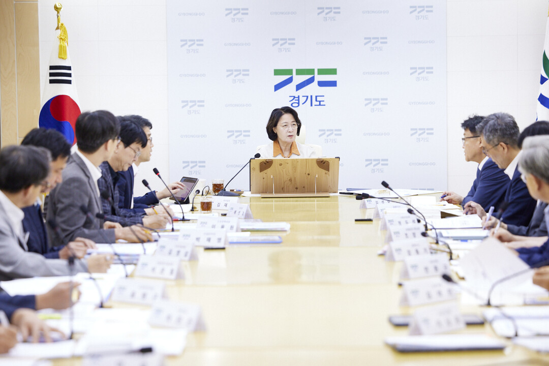 북부청사 간 추미애 "자주 ...