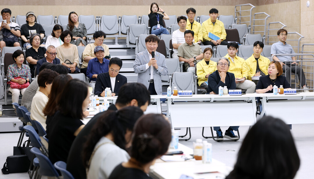 기흥중 찾은 남종섭 의장 "...