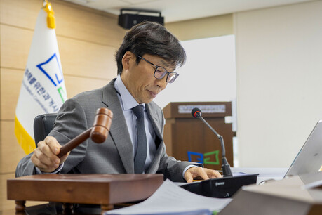 두 번 납북되고 옥살이까지…오징어 잡던 창명2호 어부의 고통